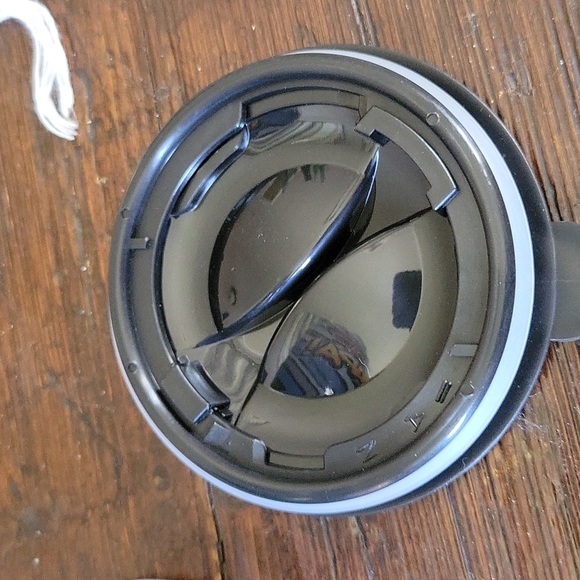 papa graphic coffee mug with lid - Picture 3 of 8